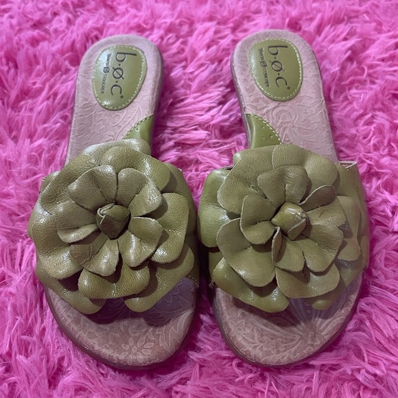 BOC Flower Slide Sandals Green Leather Like New 6, Born Concept - Picture 2 of 8